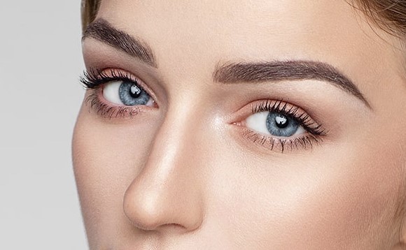 Micropigmentación de cejas pelo a pelo